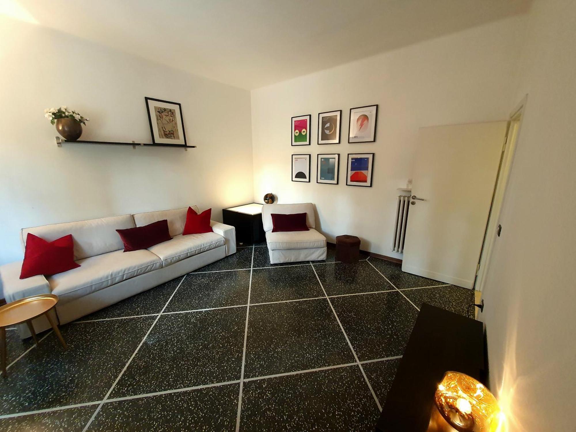Spacious Three-Room Apartment In Saragozza Болоня Екстериор снимка